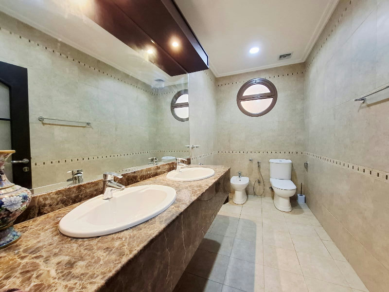 NAVY APPROVED-MODERN-SPACIOUS-PRVATE GARDEN – Slide 23