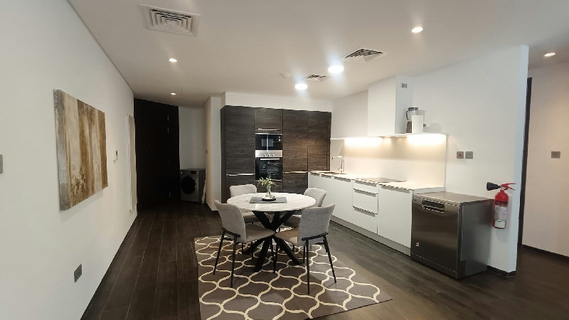 LUXURY APARTMENT -STUNNING VIEW-NEAR HIGHWAY – Slide 1