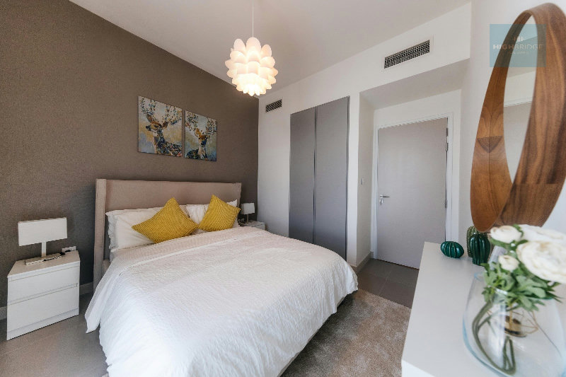 MODERN | POOL VIEW | DIRECT MALL ACCESS | BEACH – Slide 7