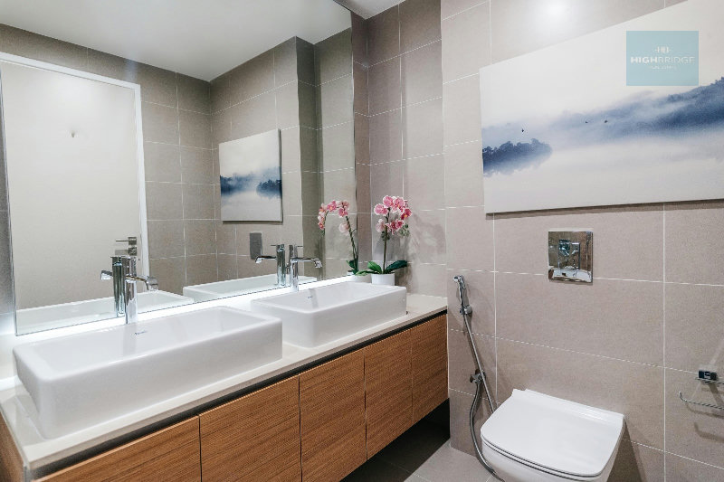 MODERN | POOL VIEW | DIRECT MALL ACCESS | BEACH – Slide 11