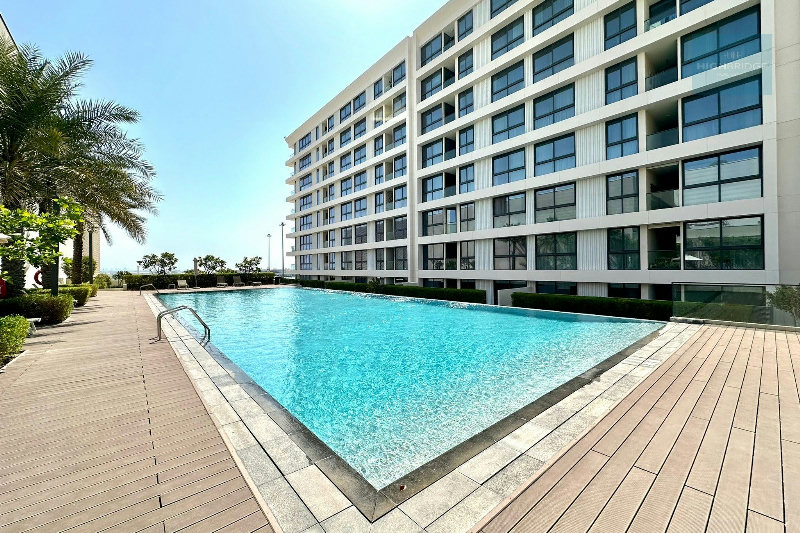 MODERN | POOL VIEW | DIRECT MALL ACCESS | BEACH – Slide 13
