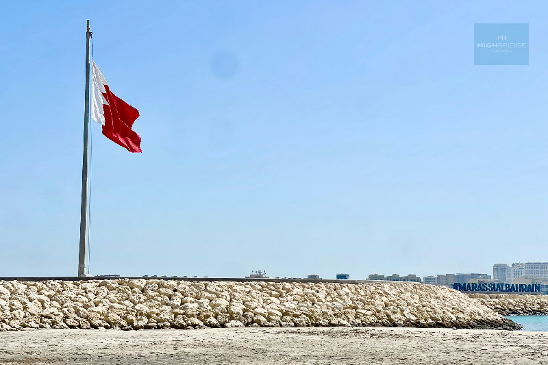 MODERN | POOL VIEW | DIRECT MALL ACCESS | BEACH – Slide 16