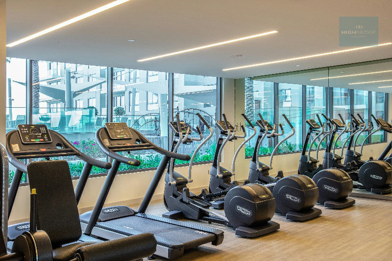 BRIGHT | MODERN | BALCONY | GYM | POOL | BEACH – Slide 8