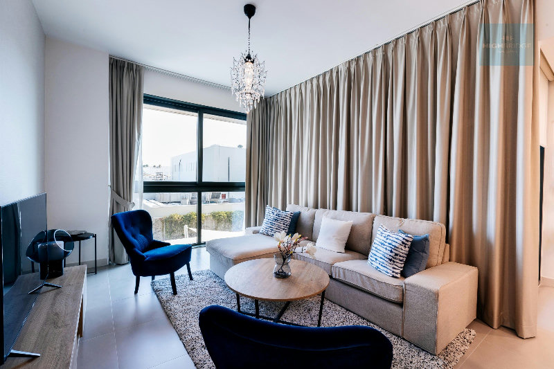 MODERN | POOL VIEW | DIRECT MALL ACCESS | BEACH – Slide 6