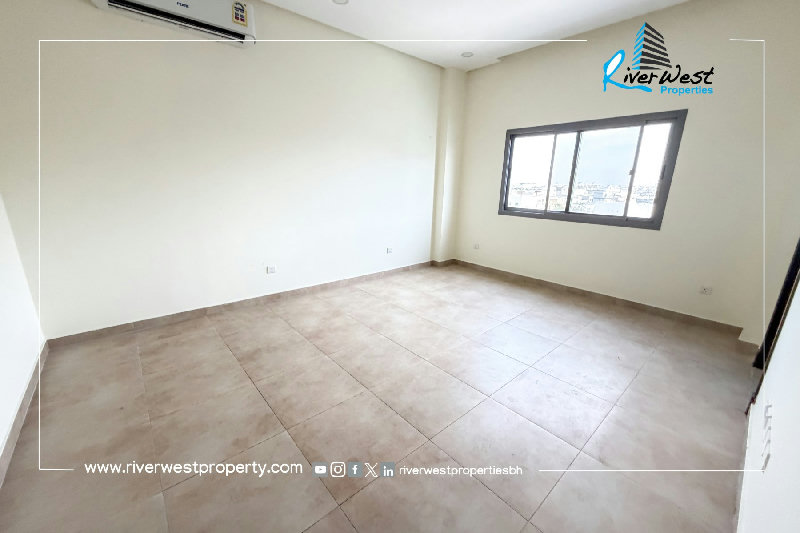 Large 3 Bedroom Unfurnished Apartment for Rent in Bu Quwah – Slide 1