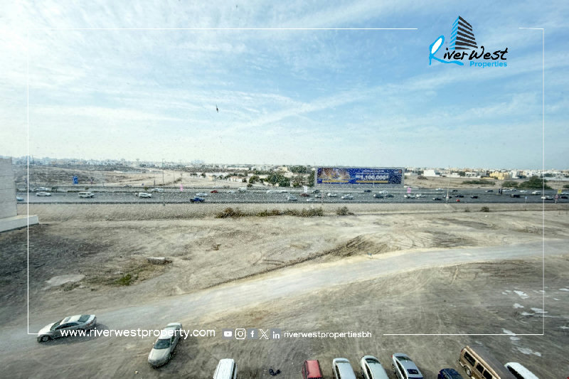 Large 3 Bedroom Unfurnished Apartment for Rent in Bu Quwah – Slide 3