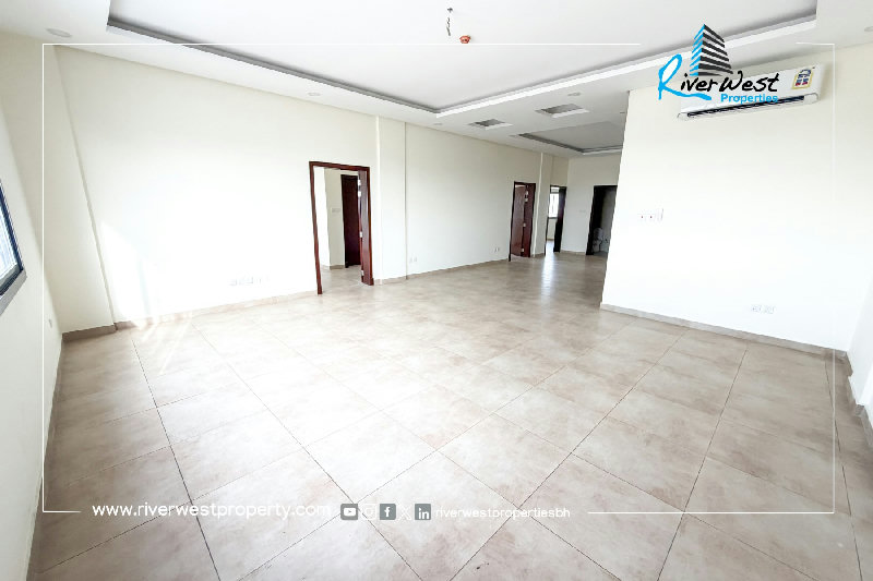Large 3 Bedroom Unfurnished Apartment for Rent in Bu Quwah – Slide 6