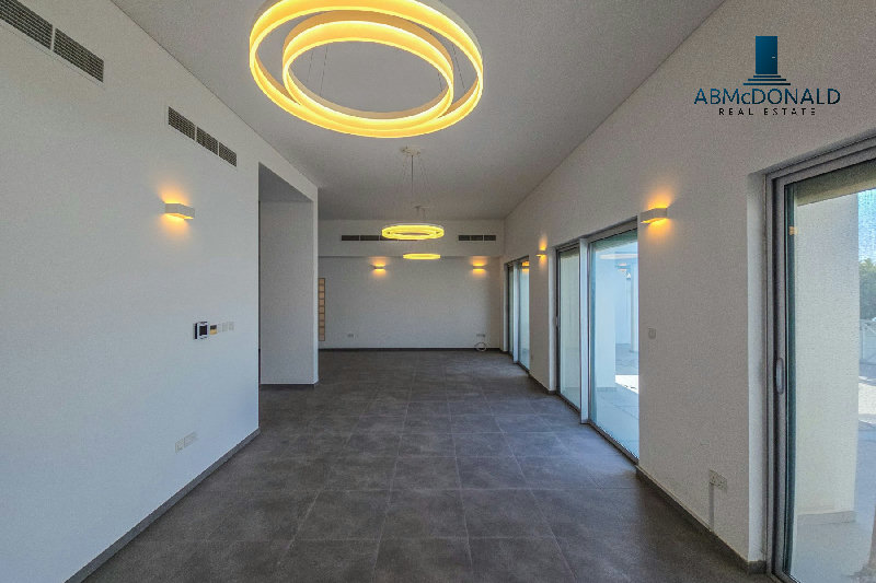 PREMIUM SEAFRONT 4-BEDROOM VILLA | DILMUNIA ISLAND | BD1300 (Exclusive) – Slide 3