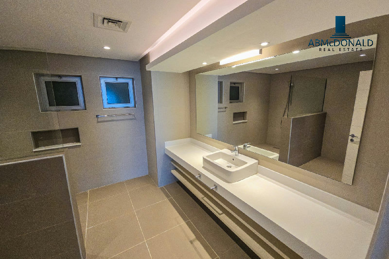 PREMIUM SEAFRONT 4-BEDROOM VILLA | DILMUNIA ISLAND | BD1300 (Exclusive) – Slide 15