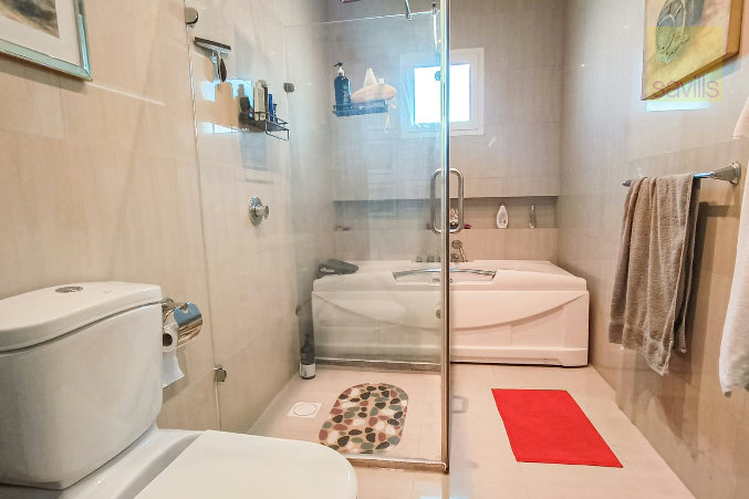 Modern 2-Bedroom Apartment in the Heart of Juffair For Sale – Slide 8