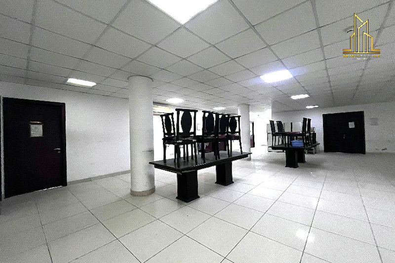 Fully equipped Car Garage for Rent in Salmabad. β Slide 14