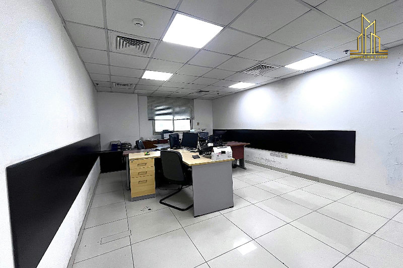 Fully equipped Car Garage for Rent in Salmabad. β Slide 16