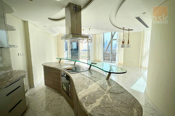 3 BR with maid room and driver room – Slide 2