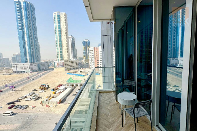 Ultra modern 1BR apartment with balcony – Slide 8
