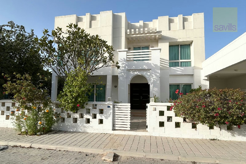 Fabulous compound villa in prime location – Slide 2