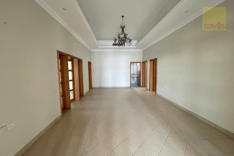 Spacious 4 bed single story villa ! – Slide 3