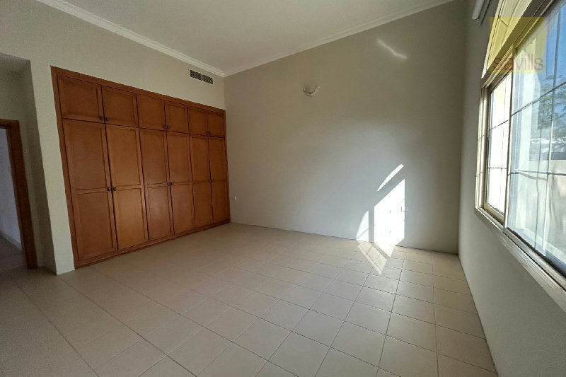 Spacious 4 bed single story villa ! – Slide 10