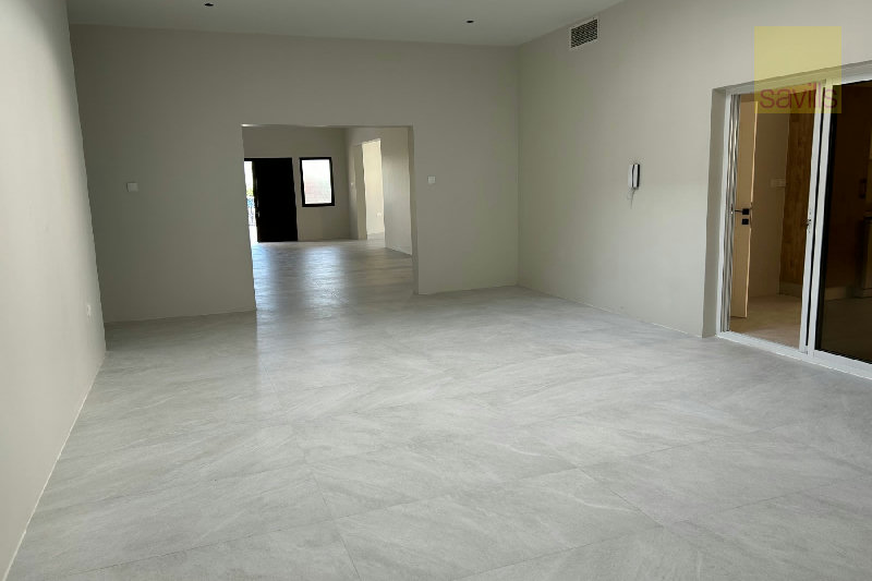 Superbly renovated villa on a green compound! – Slide 6