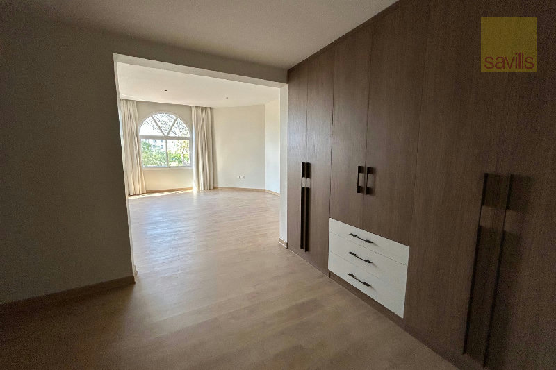 Superbly renovated villa on a green compound! – Slide 8