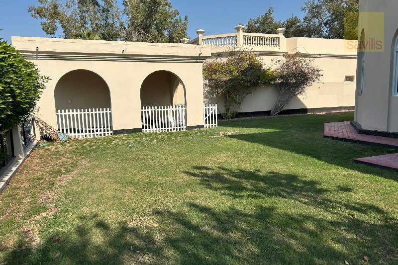 Superbly renovated villa on a green compound! – Slide 12