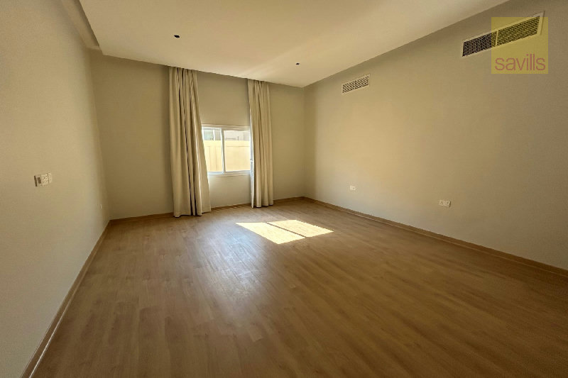 Superbly renovated villa on a green compound! – Slide 11