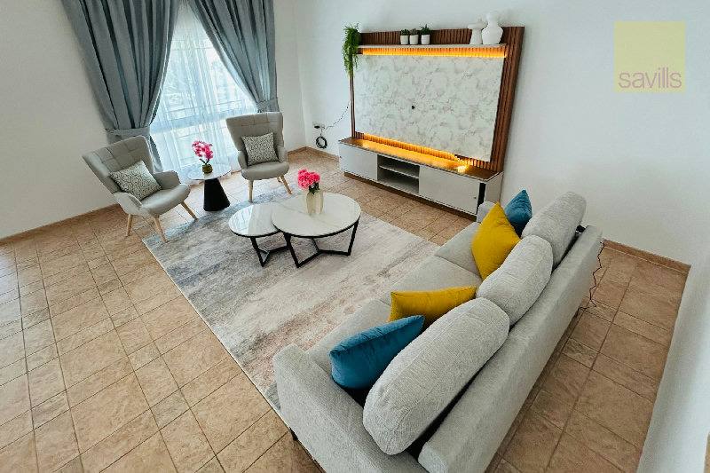 Beautiful Villa in a Lush Green Compound – Slide 3