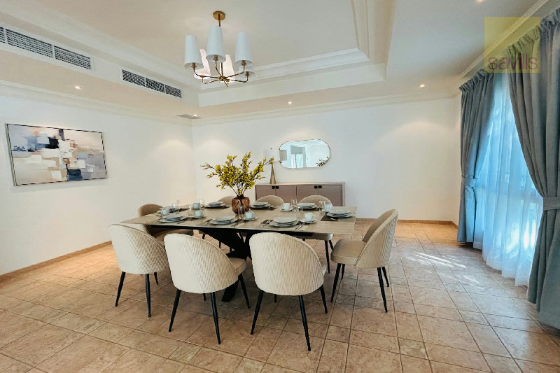 Beautiful Villa in a Lush Green Compound – Slide 6