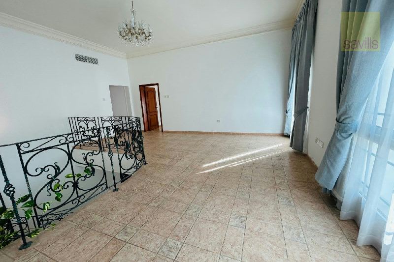 Beautiful Villa in a Lush Green Compound – Slide 8