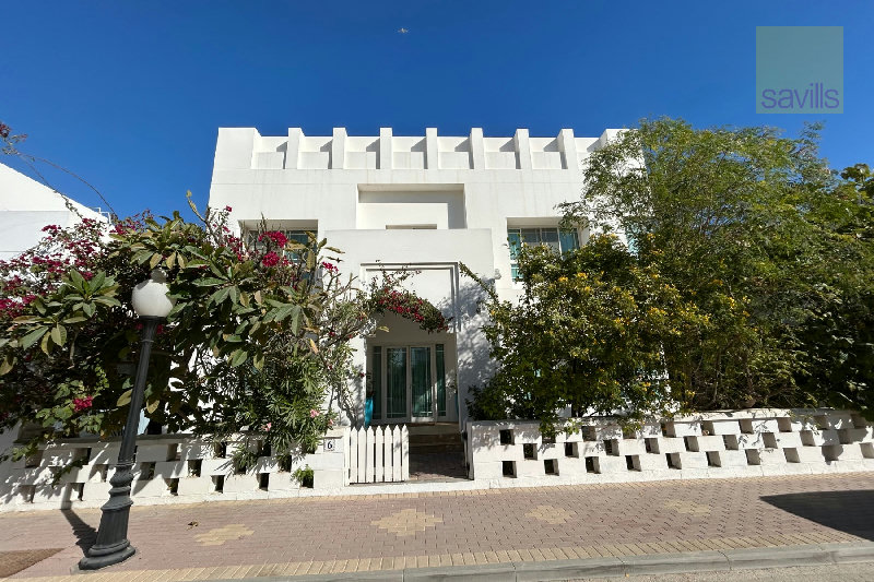 Beautiful Villa in a Lush Green Compound – Slide 11