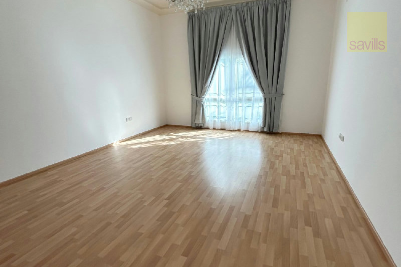 Beautiful Villa in a Lush Green Compound – Slide 12