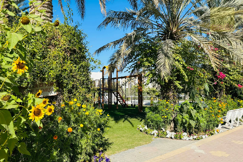 Beautiful Villa in a Lush Green Compound – Slide 16