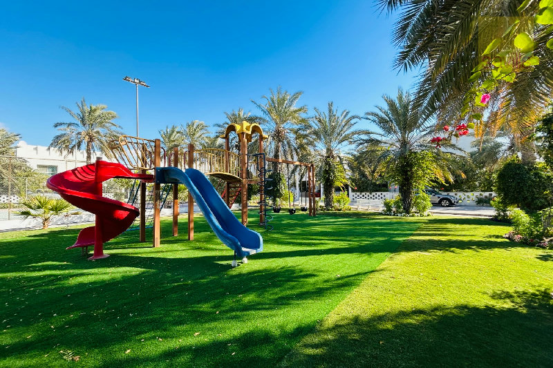 Beautiful Villa in a Lush Green Compound – Slide 15