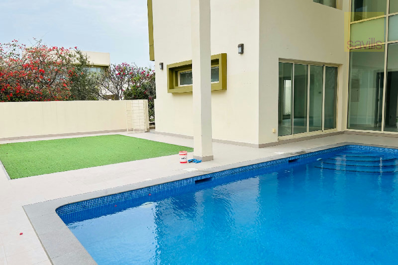 Fabulous 4 Bed Family Villa With Private Pool – Slide 1