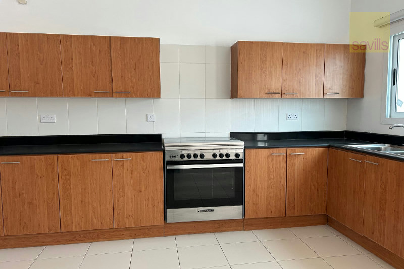 Beautifully Renovated Villa in the Heart of Saar – Slide 4