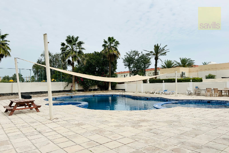 Beautifully Renovated Villa in the Heart of Saar – Slide 8