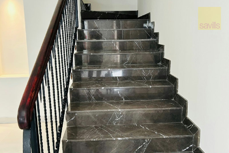 Absolutely Stunning Fully Renovated Villa Close to St Christopher's School – Slide 4