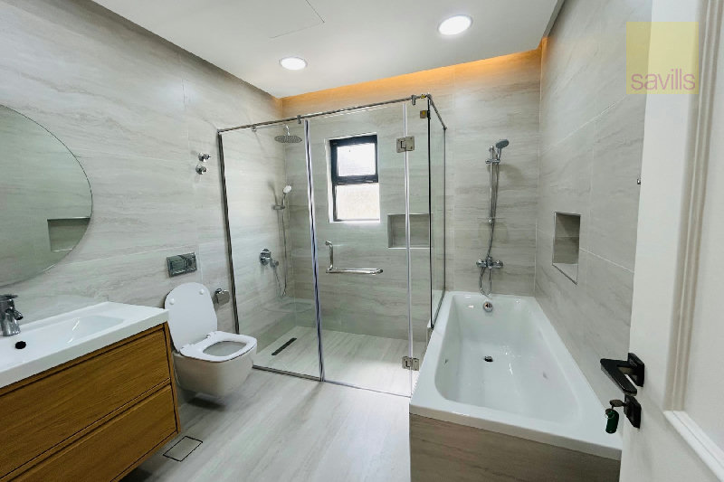 Absolutely Stunning Fully Renovated Villa Close to St Christopher's School – Slide 11