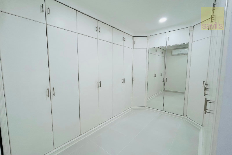 Absolutely Stunning Fully Renovated Villa Close to St Christopher's School – Slide 7