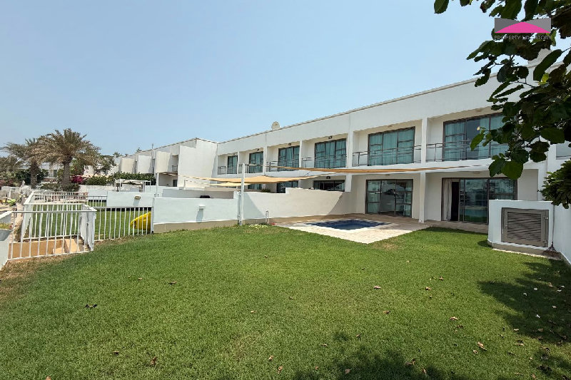 EXCEPTIONAL PRIME BEACHFRONT LOCATION WITH PRIVATE POOL – Slide 2