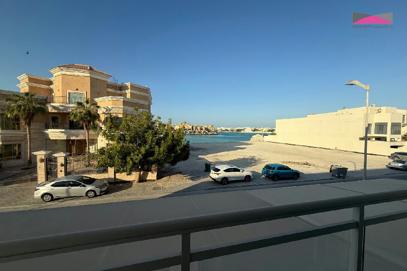 FAMILY HOME PERFECTLY SITUATED IN HEART OF AMWAJ – Slide 1