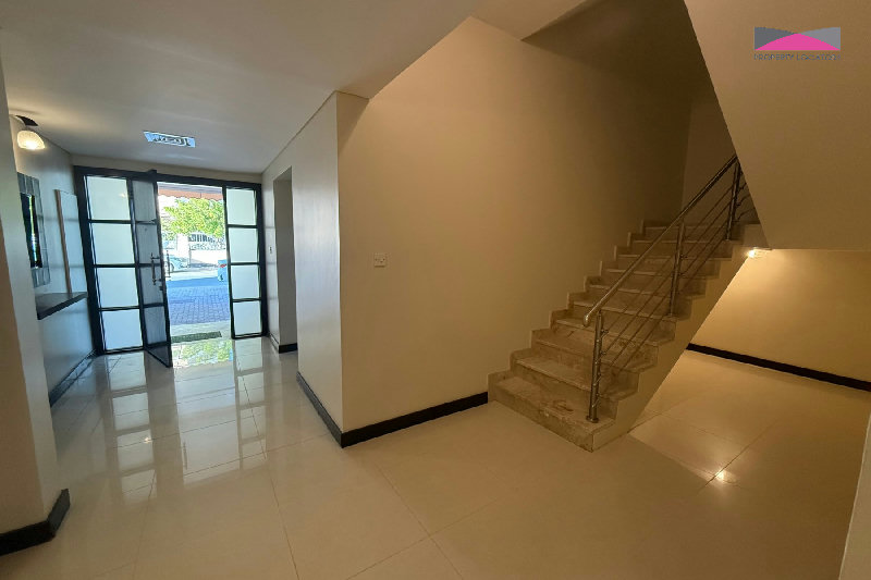FAMILY HOME PERFECTLY SITUATED IN HEART OF AMWAJ – Slide 6