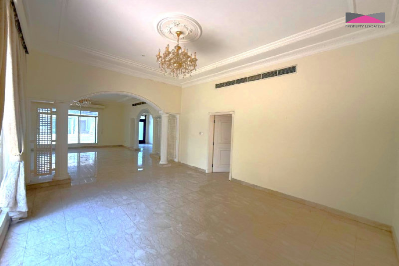 LUXURIOUS COMFORT | CONVENIENCE | EASY COMMUTING β Slide 4