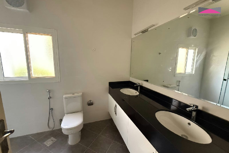 LUXURIOUS COMFORT | CONVENIENCE | EASY COMMUTING β Slide 17