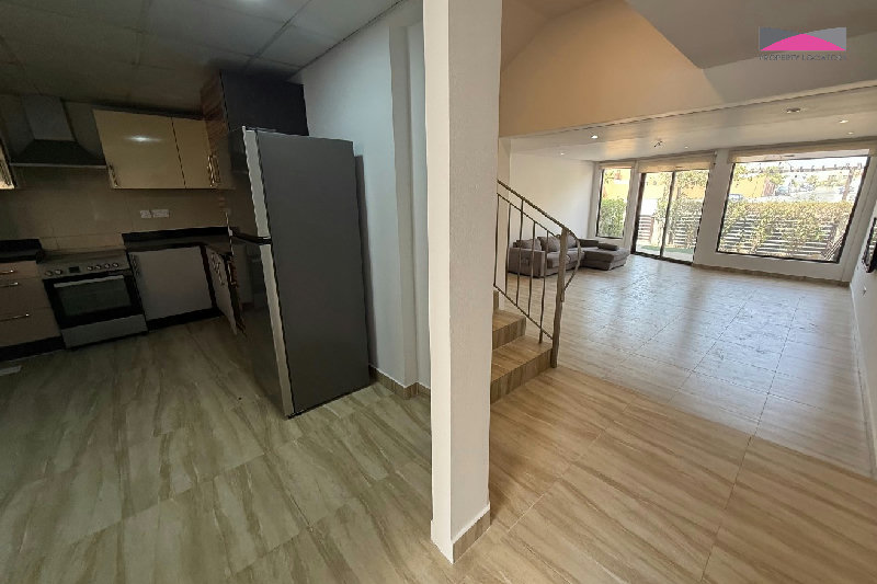 SANDY BEACH | COMMON POOL | MOVE-IN READY | MUST SEE β Slide 4