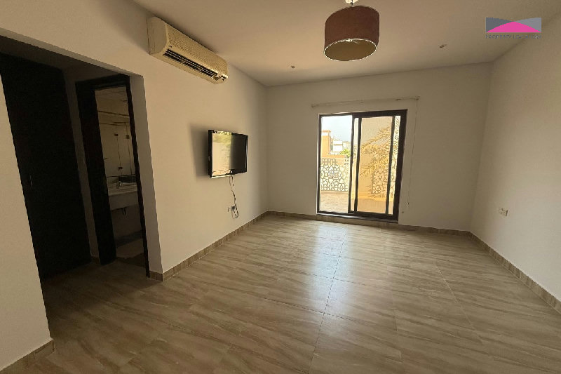 SANDY BEACH | COMMON POOL | MOVE-IN READY | MUST SEE β Slide 6