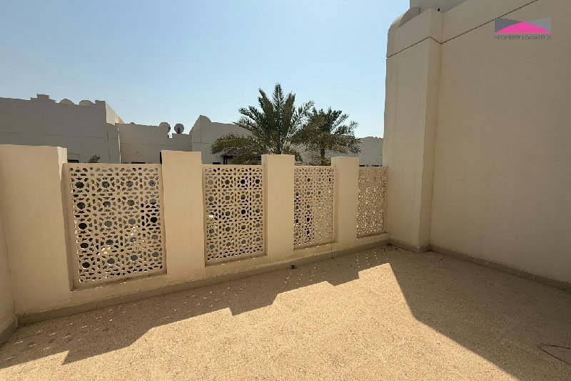 SANDY BEACH | COMMON POOL | MOVE-IN READY | MUST SEE β Slide 12