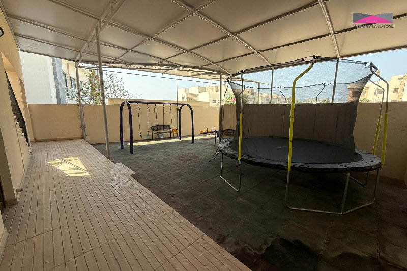 SANDY BEACH | COMMON POOL | MOVE-IN READY | MUST SEE β Slide 18