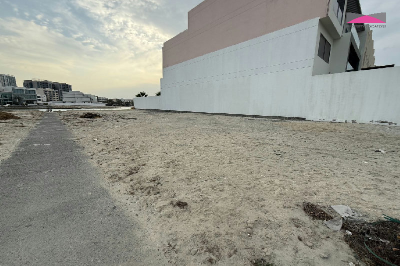 INVESTMENT OPPORTUNITY | WATERFRONT PLOT FOR SALE β Slide 5