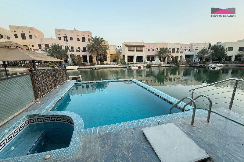 LUXURIOUS COMFORT CONVENIENCE & EASY COMMUTING – Slide 1