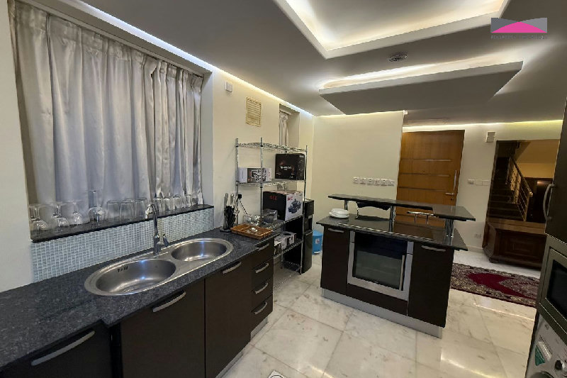 LUXURIOUS COMFORT CONVENIENCE & EASY COMMUTING – Slide 8